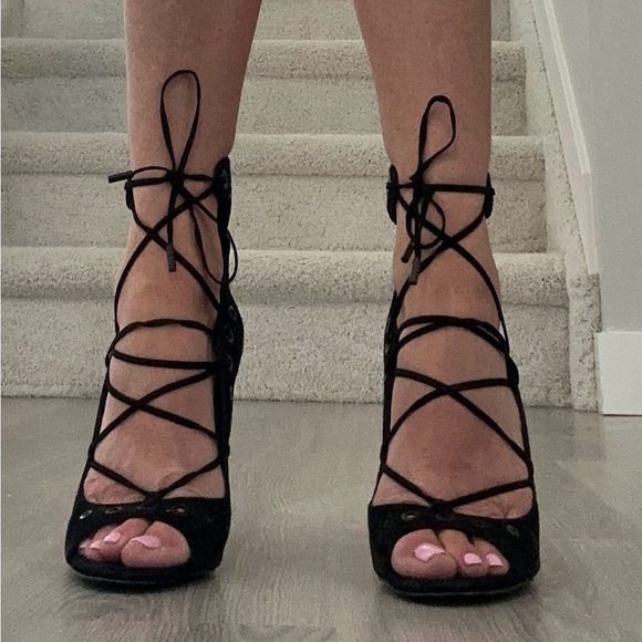 NEW Kendall & Kylie Faux Swede Black 3” Heels Size 8 NWOT - Picture 2 of 6